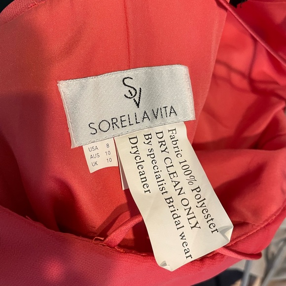 Tailored size 0 bridesmaid dress - Picture 2 of 3